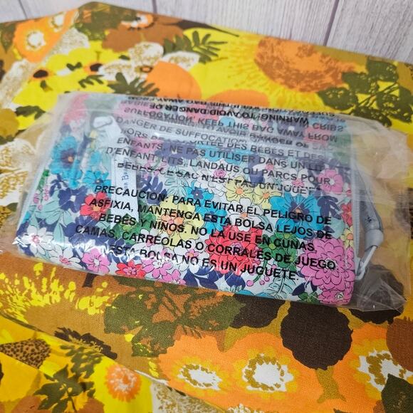 Vera Bradley RFID Turnlock Wallet - Far Out Floral - NWT - Picture 4 of 9